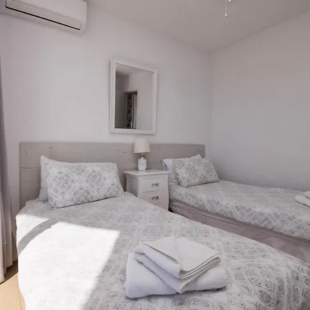 Apartment Ref 200 *
