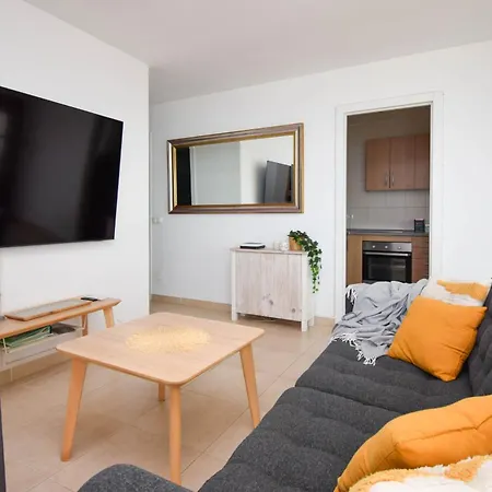 Ref 200 Apartment *